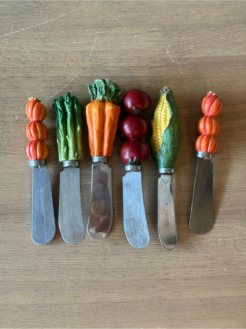 Vintage set of 6 sculptural vegetable spreaders